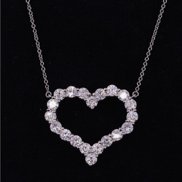 Tiffany and Co. Diamond heart pendant - Picture 3 of 10